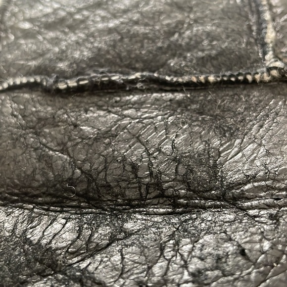 Unisex Black Crackled Leather Soft Sheepskin Winter Mittens - Picture 13 of 14